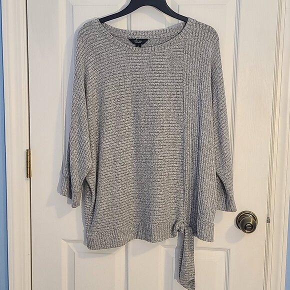 Simply Vera Tops - Simply Vera, Vera Wang Light Gray Heather Pullover Top Women's XL